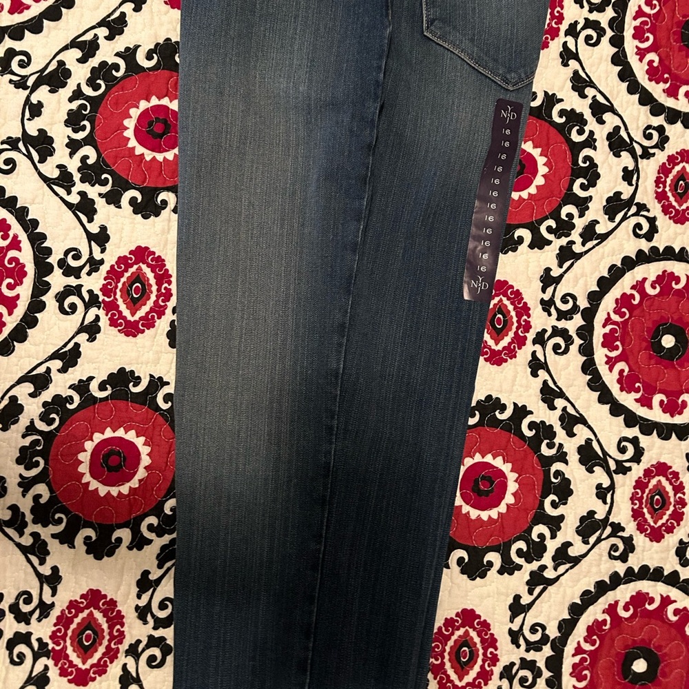 NYDJ original slimming ankle cuffed jeans. NWT  size 16 - Picture 3 of 8